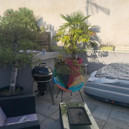 Penthouse Avec Jacuzzi